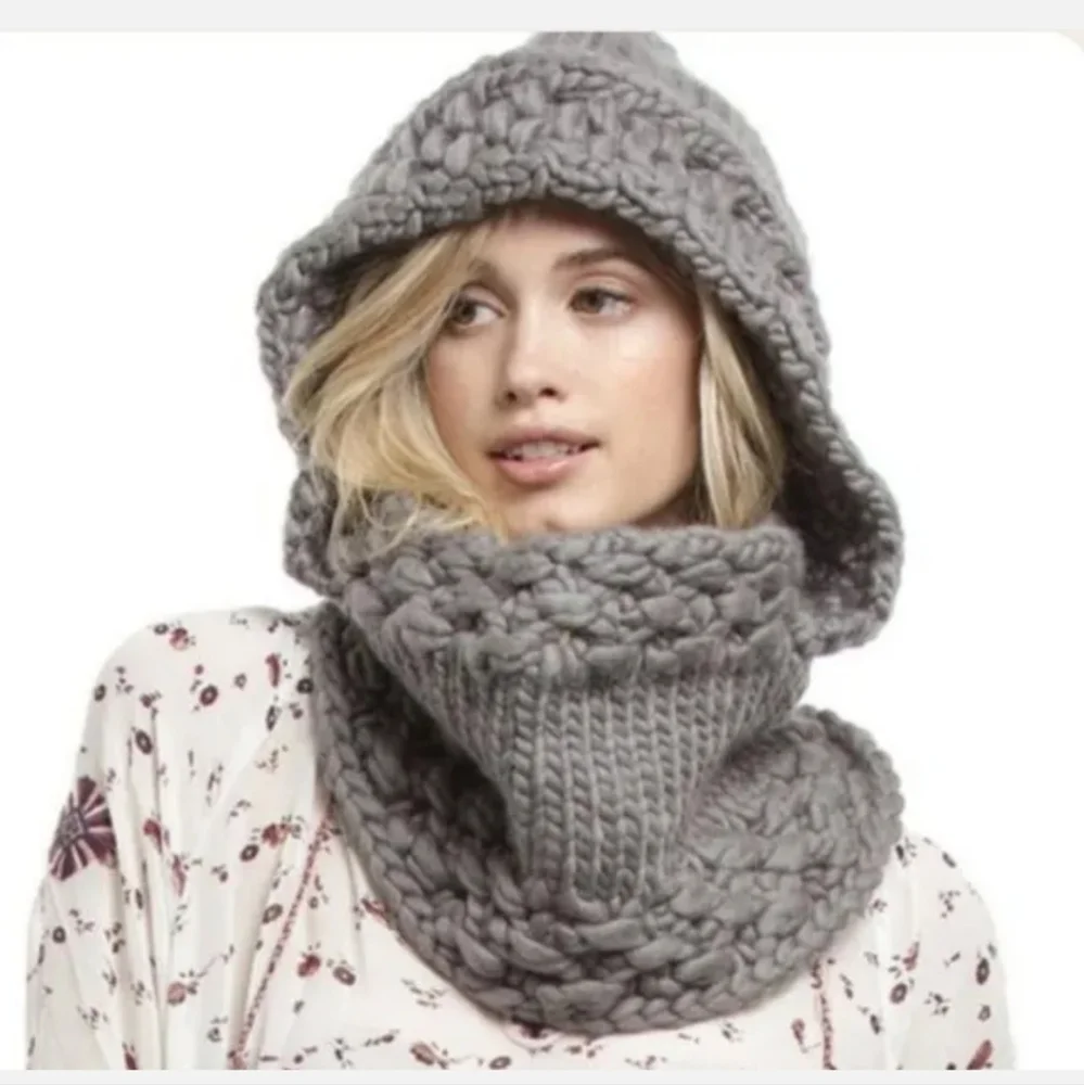 NWT The Third Piece Newbury Hand-Knit Hooded Cowl in Wisteria Purple